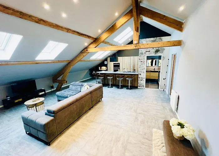 Spacious Modern Quiet - Hypercentre Apartment